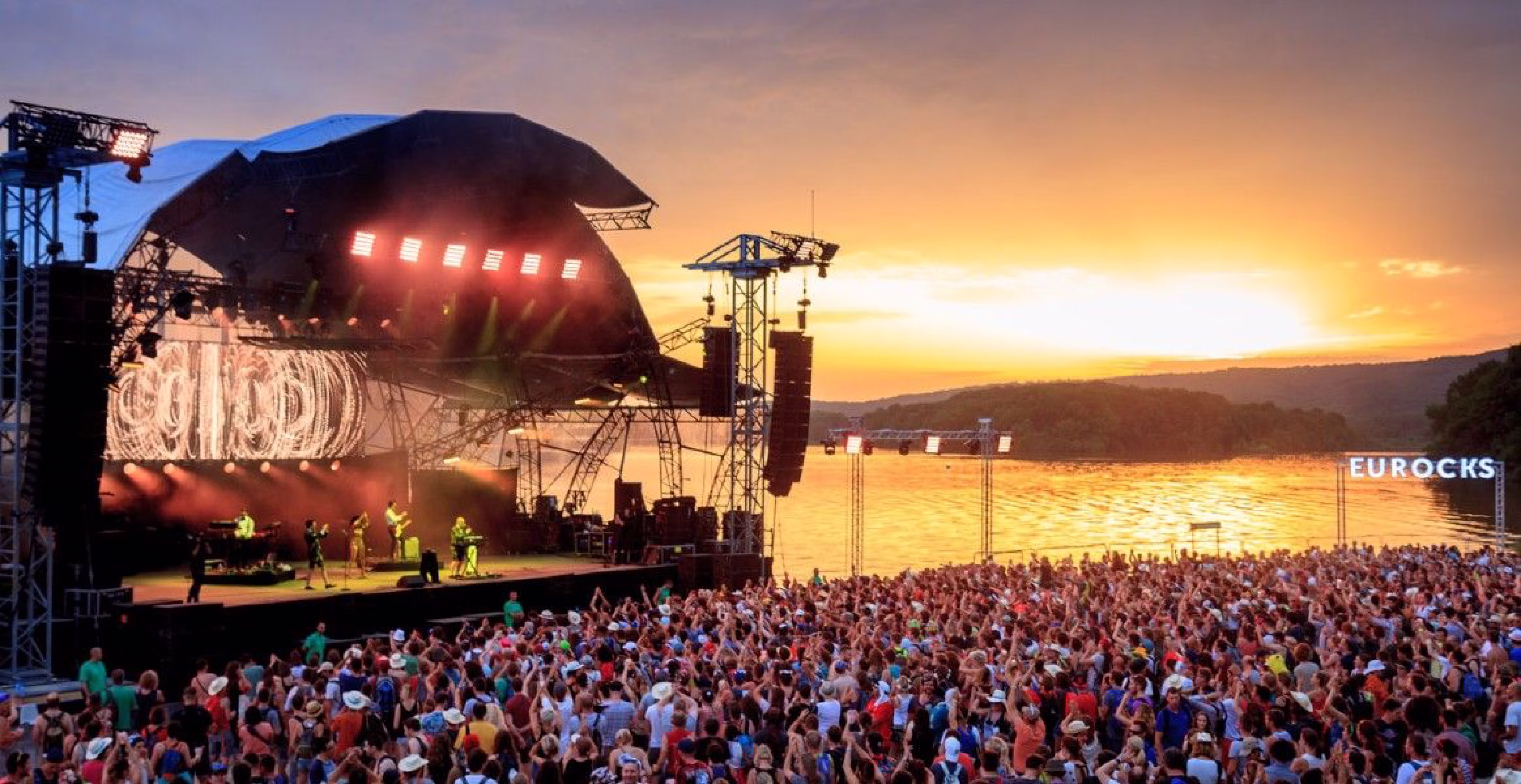 Photo d'une scène du festival